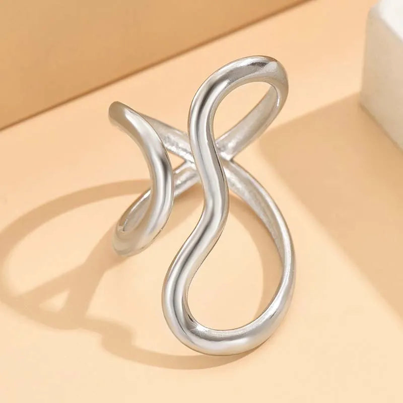 Veyra | Open Line Ring